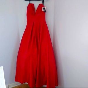 NWT Betsy and Adam Red Gown Size 10